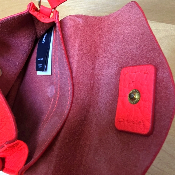GAP | NEON ORANGE MINI WRISTLET - Picture 5 of 6